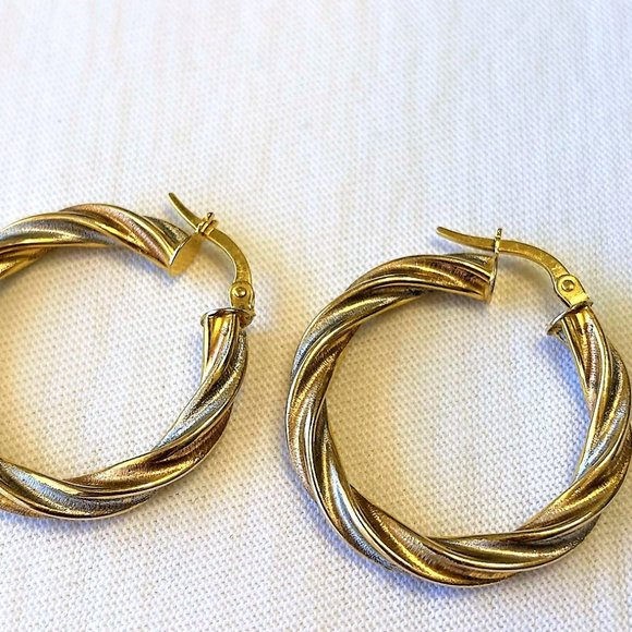 Golden earrings - Picture 1 of 2